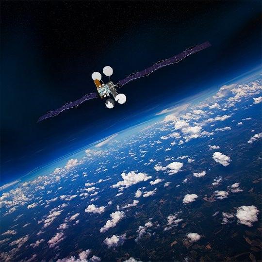维萨特卫星在太空中绕地球轨道运行，提供sd-wan-over卫星技术